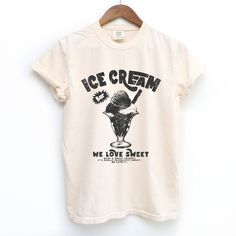 Ice Cream Bar T-shirt - printwithsky Retro Tee Design, Vintage Relaxed Fit T-shirt With Screen Print, Retro Ice Cream, Vintage Tshirt Design, Johnny Rockets, Ice Cream Shirt, Ice Cream Business, Unique Graphic Design, Ice Cream Bar