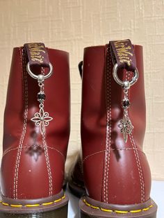 1 pair of boot charms to fit Dr Martens  Cowboy boots or any boots that have a loop can also be used as a keyring keychain  Total length 8cm Ring size 25mm Boot Charms, Ornate Design, Cow Boy, Shoe Clips, Cabaret, Dr. Martens, Cowboy Boots, Clothing And Shoes, Cowboy