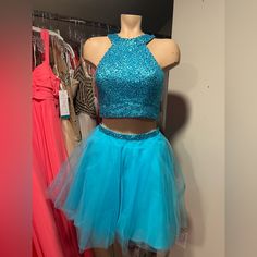 Size 6- Scuba Blue 2 Piece Dress By Sherri Hill. Top Is All Beaded- Bottom Skirt Has Top Layer Of Tulle. A Great Party Or Prom Dress! Originally $349.98 Sherri Hill Gowns, Sherri Hill Homecoming Dresses, Satin Ball Gown, 2 Piece Dress, Strapless Prom Dress, Sherri Hill Prom Dresses, Dresses Formal Elegant, Red Evening Dress, Prom Dress Styles