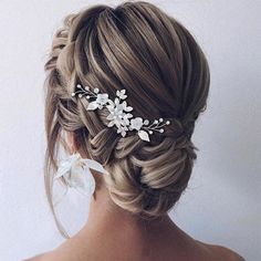 0 Bride Updo, Elegant Wedding Hair, Bridal Updo, Elegant Bride, Wedding Hairstyles Updo, Wedding Updo, Hair Vine