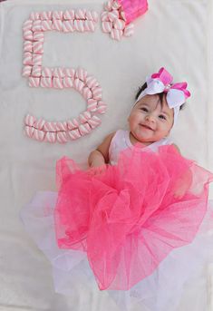 5 Month Baby Photoshoot, 5 Months Baby Photoshoot Ideas, Baby Birthday Photoshoot, Baby Christmas Photos, Monthly Baby Photos, Newborn Baby Photoshoot