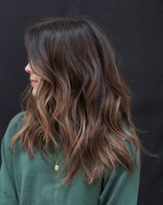 Trendy Fall Hair Color, Brown Blonde Hair, Long Wavy Hair, Light Brown Hair, Brown Hair Colors, Brunette Hair