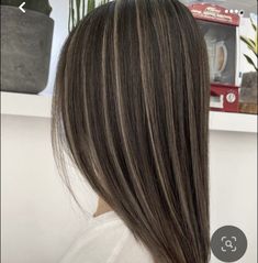 Blonde Highlights On Dark Hair, Black Hair Balayage, Brown Hair Looks, Brown Hair Inspo, Hair Inspiration Long, Hair Color Streaks, Brunette Hair With Highlights, Hair Streaks, Dark Hair With Highlights