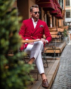 Men's LookBook Red Wedding Suit, Outfit Pantalon Rojo, Red Blazer Outfit, Suits Men Slim, Blazer Men, Men With Street Style, Mens Fashion Classic, Trendy Jackets