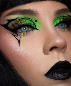 Punk Makeup, Graphic Makeup, Rave Makeup, Eye Makeup Pictures, Alternative Makeup, Green Makeup, Emo Makeup, Dope Makeup, Eye Makeup Designs