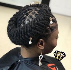 Loc Crown Style, Female Dreadlocks, Dreadlocks Updo, Female Dreadlocks Styles, Dreadlocks Styles, Dreads Styles For Women, Dreadlocks Hairstyles, New Natural Hairstyles, Beautiful Dreadlocks