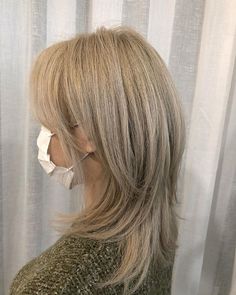 Korean Hair Color, Layered Haircuts For Medium Hair, Shot Hair Styles, Haircuts For Medium Hair, Haircuts Straight Hair, Cut My Hair, Hair Inspo Color, Aesthetic Hair