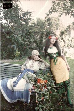 Edwardian Cottagecore, Image Positive, Colorized Photos, Bohemian Women, Color Film, Colour Photograph, Vintage Victorian, Belle Epoque, Early 1900s