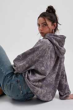 Slouchy, oversized hoodie sweatshirt in an all-over camo print. Designed with a crew neckline with hoodie & string details, a distressed 97 graphic across the front and topped with a kanga front pocket. Only at Urban Outfitters. Features Camo graphic hoodie sweatshirt Oversized hoodie sweatshirt All-over camo printed knit Crew neckline with hood & string details, drop shoulders and balloon sleeves Distressed 97 graphic across the chest Front kanga pocket Relaxed, oversized fit Regular length Eas Camp Hoodie Outfit, Urban Outfitters Style Outfits, Wish List Clothes, Urban Outfitters Hoodie For Winter Streetwear, Camo Sweatshirt Outfit, Camo Hoodie Aesthetic, Winter Clothes Aesthetic, Camo Hoodie For Women, Abercrombie Camo Hoodie Outfit