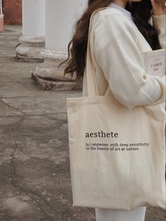 Tote Bag Style Outfit, Diy Tote, Best Tote Bags, Design Tote Bag, Eco Friendly Bags, Diy Tote Bag, Bags Aesthetic, Shooting Photo, Cute Tote Bags