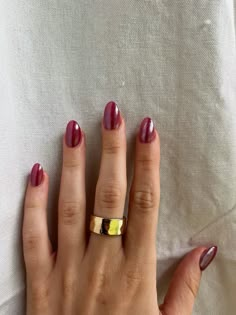 boston red nails w/ chrome Aesthetic Oval Acrylic Nails, Darker Red Nails, Trendy Nails Maroon, Holiday Gel Manicure, Nail Inspo Red Chrome, Maroon Crome Nails, Simple Nails Holiday, Proposal Nails Engagement Fall, Nails For Sorority Rush