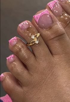 Pedicure Ideas With Design, Y2k Toes Nails, Hello Kitty Toes Nail Design, White Toes With Gems, Acrylic Toes Pink, Pink French Tip Toe Nails