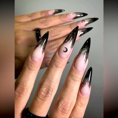 24 Piece Set All Nail Sets Buy Two Is 10% Off And Comes With Nail Glue Black Goth Nails, Ongles Goth, Nail Competition, Dark Nail Designs, Witch Nails, Nagellack Trends