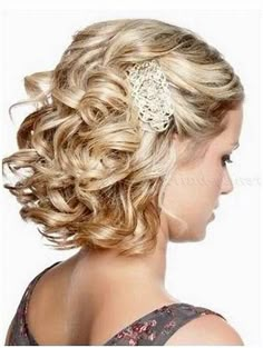 mother of the bride hairstyles for shoulder length hair - Google Search ... Mother Of The Groom Hairstyles, Medium Length Curls, Sanggul Modern, Hair Formal, Wedding Hairstyles For Medium Hair, Wedding Hairstyles Medium Length, Wedding Guest Hairstyles, Trendy Wedding Hairstyles