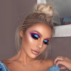 Show the world how it's done, @bybrookelle. 🌎😍 This talented woman made magic and isn't afraid to show it, with the @JamesCharles palette.… Creative Eye Makeup, Photo Makeup