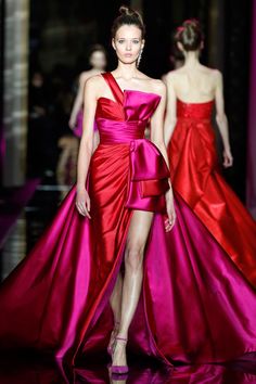 Zuhair Murad Couture Spring 2017 Alien Princess, Hot Couture, Burgundy Formal Dress, Zuhair Murad Haute Couture, Dress Order, Zuhair Murad, Couture Gowns, Spring Summer 2017, Fancy Outfits