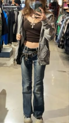 Soft Grunge Outfits For School, 2000 Grunge Outfits, 2000s Grunge Outfits, Grunge 2000s Fashion, Yk2 Style, Haircut Selfie, Photo Hijab, Soft Grunge Outfits, Grunge Fits