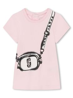 powder pink/white/black cotton round neck graphic print to the front rear press-stud fastening short sleeves straight hem Marc Jacobs Shirt, Sailor Shoes, Pink Dresses For Kids, Marc Jacobs Dress, Cotton Jersey Dress, Girls Pink Dress, Girl Things, Iconic Bags, Boutique Online