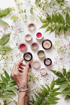 How to Switch to Organic Cosmetics – Tipps and Info Beppu, Diy Cosmetics, Organic Cosmetics, Organic Makeup, Beltane, Makeup Pictures, Natural Makeup Looks