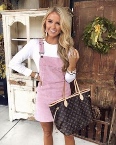 De største trendene for vår og sommer 2018 #trendene #mote Overall Outfit Ideas, Pink Overall Dress, Nashville Lifestyle, Fashion Inspo Instagram, Spring Outfit Idea, Spring Outfits Dresses, Tote Outfit, Fashion Blogger Outfit