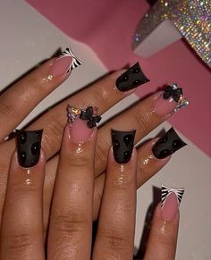 Overlay Nails Black Women, Acrylic Nails Black And Gold, Black Acrylic Nails Short, Black Short Nails Design, Black Short Nails Ideas, Short Exotic Nails, Spring Dance, Overlay Nails, Purple Acrylic Nails