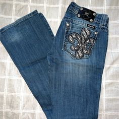 Brand New Miss Me Jeans. Size 28. Fancy Pockets. My Favorite Pair!! Boot Cut Jeans. Smoke Free / Pet Free Home No Rips Or Stains Fancy Pockets, Mens Miss Me Jeans, Miss Me Flare Jeans, Miss Me Jeans Angel Wings, Miss Me Jeans Flared, Miss Me Jeans Size 9, Boot Cut Jeans, Miss Me Jeans, Cut Jeans