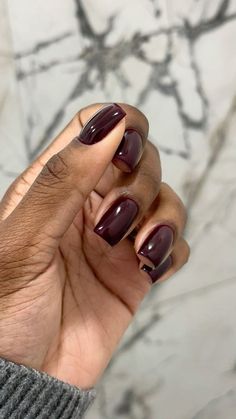 Square Maroon Nails, Short Nails On Black Women, Black Sns Nails, Nails Inspo Short, Red Nails Christmas, Nails Dark Red, Mom Makeover, Trendy Short Nails, Christmas Nail Inspo