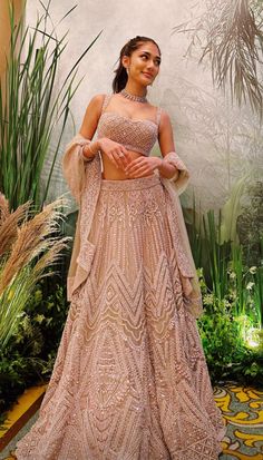 Day Wedding Outfit Bridesmaid Indian, Wedding Lehenga Bridesmaid, Prom Lehengas, Pretty Lehengas Aesthetic, Sangeet Bridesmaid Outfit, Bridesmaid Reception Outfits, Sangeet Outfits For Bridesmaid, Bridesmaid Outfits Indian, Indian Wedding Outfits Bridesmaid