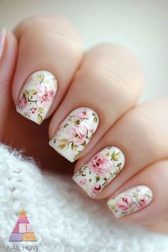 Channel a touch of elegance with these beautiful floral nail designs! 🌸 Perfect for a soft, feminine look, these Thanksgiving nail art ideas are sure to turn heads. Head over to nailhow.com to see more stunning designs, and don’t forget to save this pin for your next manicure! Snow Globe Nails, Xmas Nail Art