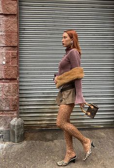 Leopard Print Tights Outfit, Leopard Print Trousers, Leopard Tights Outfit, Leopard Print Outfits Aesthetic, Leopard Boots Outfit, Printed Tights Outfit, Saltburn Outfits, Cheetah Tights, Maximalism Fashion