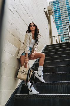 Casual Blazer Outfits Summer, Shorts And Blazers Outfit, Nike Blazers With Shorts Women, Jean Shorts With Blazer Outfits, Blazer Outfits Casual Shorts, Short With Blazer Outfits, Blazer Outfits With Shorts, Blazer Outfits Shorts, Short And Blazer Outfit