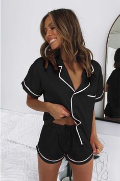 Satin Pajama Shirt & Shorts Set Women Nightwear Dresses, Designer Pajamas, Pijamas Women, Nightwear Dress, Pyjama Satin, Cute Pajama Sets, Pajama Outfits, Satin Pajama, Cute Pajamas