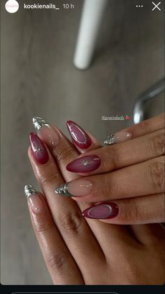 Chic New Years Nails, Nails Inspo January, January Nail Inspo Square, Wine Red Nails With Chrome, London Nails Aesthetic, New Years Nails Aesthetic, Dark Chrome Nails Designs, Nail Inspo Trendy 2024 Fall, Chrome Nails Burgundy