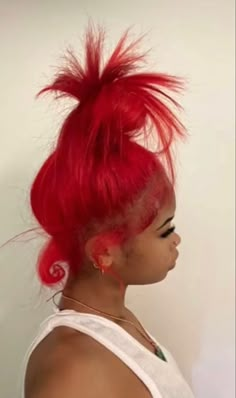 Cute Red Hairstyles, Bright Red Hair Color Ideas, Red Hair Phase, Natural Hair Bun Styles, Natural Red Hair, Red Hair Inspo