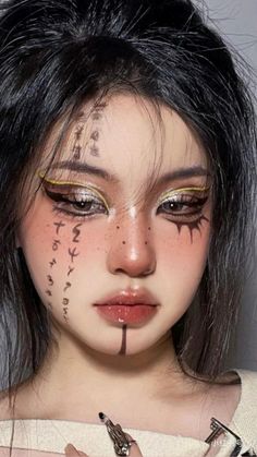 Etheral Make Up, Feeling Judged, Dragon Makeup, Make Up Halloween, Obesity Awareness, Bentuk Alis, Makeup Drawing, Halloween Makeup Pretty