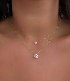 Jewelry Elegant Classy, Gold Jewelry Simple Necklace Classy, Elegant Necklaces Classy, Rings Old Money, Elegant Jewelry Classy, Rings Aesthetic Gold, Vintage Rings Gold, Ring Styles Engagement, Old Money Engagement