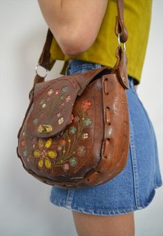 70s Purse Aesthetic, Vintage 70s Jewelry, 70s Bags Vintage, Vintage Leather Purse, Cute Spring Bags, Vintage Purse Aesthetic, 70s Handbags, 70s Backpack, Boho Bag Outfit