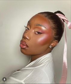 Aesthetic Eyebrows, Natural Makeup Pink, Makeup Pink Lips, Girl Makeup Aesthetic, Mob Wife Makeup, Makeup Y2k, Ballerina Makeup, Brown Eyes Aesthetic, Latte Makeup