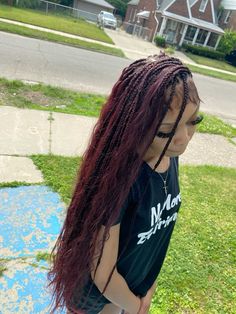 Dark Red Ponytail, 99j Hair Color Black Women Braids, Red And Black Knotless Braids With Curls, Dark Red Soft Locs, Red Braids Black Roots, Black And Burgundy Knotless Braids, Dark Red Boho Knotless Braids, Red Boho Locs, Hairstyles Braids Color