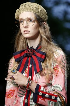 Gucci Spring 2016 Ready-to-Wear Collection - Vogue Gucci 2016, Gucci Spring, 2016 Trends, Wearing Glasses, Spring Summer 2016, 2016 Fashion