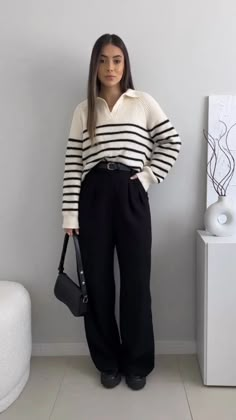 Corporate Outfits Fall, Casual Banquet Outfits For Women, Trendy Office Outfits Women, Winter Corporate Outfits, Outfit Formal Invierno Mujer, Winter Business Casual Outfits Cold Weather Office Wear, Collared Shirt Under Sweater, Medical Professional Outfits, Teacher Outfits High School Winter