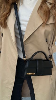 Jacquemus Crossbody Bag, Jacquemus Outfit Bag, Handbag Aesthetic Outfit, Polene Umi Bag Outfit, Jacemus Bags, Jacquemus Bag Outfit Streetstyle, Jacmousne Bag, Jaqmeous Bag, Jacquemus Bag Street Style