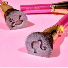 Questions? Leave A Comment Below! Pink Brush Set, Kabuki Makeup, Pur Makeup, Barbie Makeup, Makeup Accesories, Kabuki Brush, Fancy Makeup, Cruelty Free Makeup, Makeup Designs