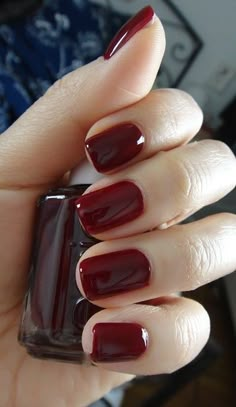 Essie - Oxblood ....I love this same shade I'm wearing this right now! Essie Red Nail Polish, Bordeaux Nails, Kutek Disney, Best Nail Polish, Disney Nails, Essie Nail Polish, Shellac Nails