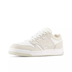 New Balance BB480 "Timberwolf/White" Unisex Shoe in TAN Popular Women Shoes, New Balance Tan Shoes, Cute Sneakers New Balance, Tan And White Sneakers, New Balance Shoes Tan, Cute Womans Shoes, Cute Neutral Shoes, Cream New Balance Shoes Outfit, Everyday White Sneakers