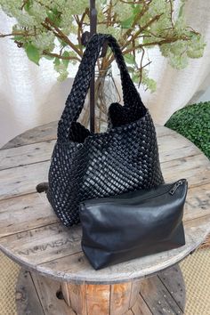 Chic Woven Bag Black purse A Touch Of Style Shipping Packages, Woven Handbags, Inside Bag, Please Stop, Short Leggings, Woven Bag, Accessories Necklace, 10 Inch, Alabama