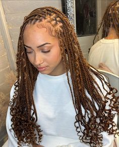 Tyla Hairstyles Fulani, Light Brown Fulani Braids, Brown And Blonde Fulani Braids, Brown Fulani Braids, Fulani Knotless Braids, Fulani Braids Hairstyles Designs, 2024 Braids, Flip Over Fulani Braids, Simple Fulani Braids