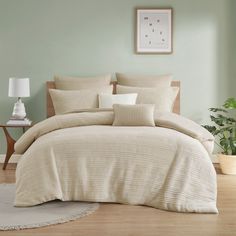 the comforter is clean and ready to be used in the bedroom or living room