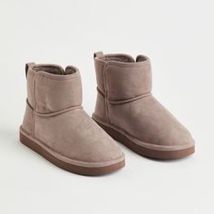 Warm-Lined, Ankle-High Boots With Tone-On-Tone Trim. Loop At Back. Lining And Insoles In Soft Faux Shearling To Keep Feet Warm. Fluted Soles. Sole Thickness 1/2 In. Size: 6 Brand New With Tags Trendy H&m Boots With Round Toe, H&m Trendy Round Toe Boots, Casual Winter Boots By H&m, Trendy H&m Round Toe Boots, H&m Casual Winter Boots, Casual H&m Winter Boots, Trendy H&m Winter Boots, Hm Boots, Beige Puffer