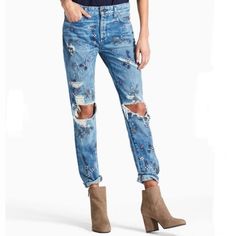 JEANSLAYING FLAT - Google Search Cherry Blossom Embroidery, Refashion Jeans, Womens Ripped Jeans, Lucky Jeans, Denim Jeans Fashion, White Distressed Jeans, Cropped Boyfriend Jeans, Flare Denim Jeans, Boyfriend Denim